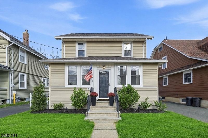 1st image of 318 Myrtle Ave