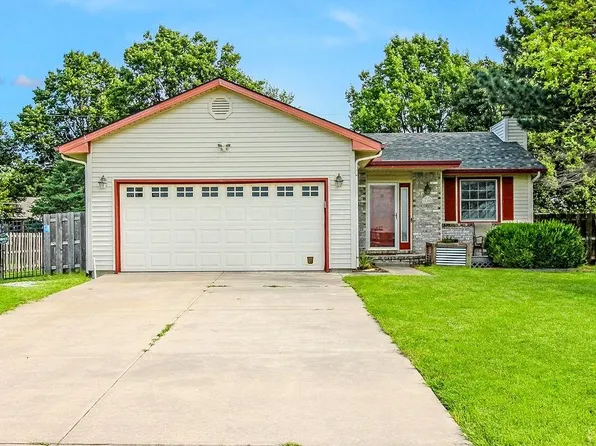 620 E School St, Rose Hill, KS 67133