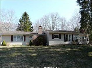 2 Fairchild Rd, Newtown, CT 06470