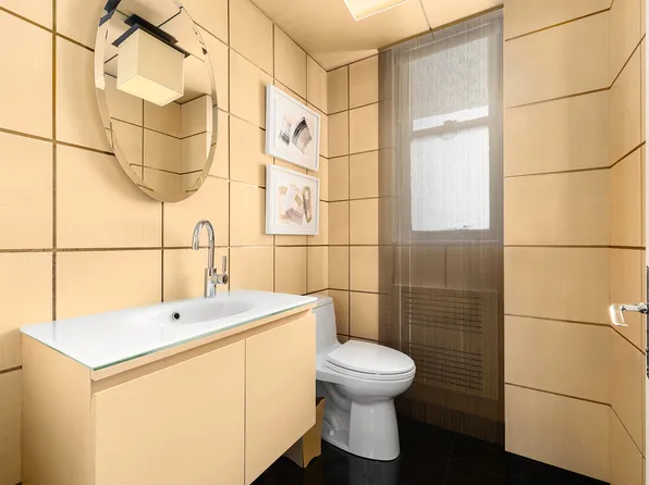 944 Park Avenue 12TH FLOOR image 14 of 15