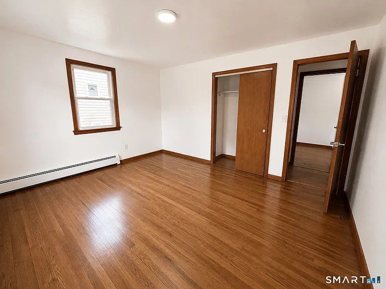 98 Hartley Dr — Photo 8