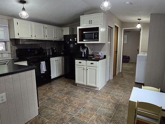 5th image of 62430 Locust Rd #28