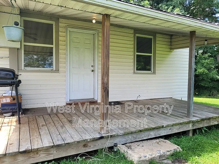 186 Benedict Ln — Photo 3