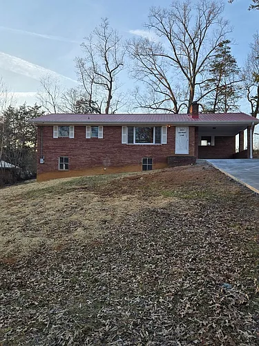 375 Fairfield Dr Photo 1