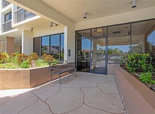 255 Dolphin Poin APT 501, Clearwater Beach, FL 33767