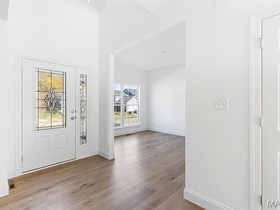 4th image of 553 Evening Primrose Dr