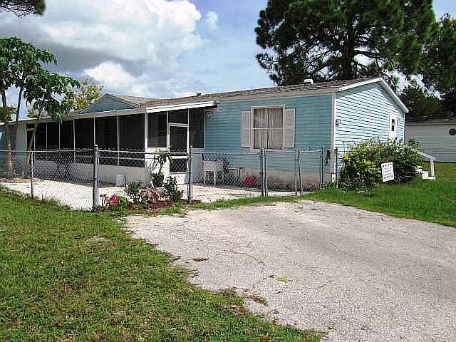 1st image of 395 Palm Castle Dr