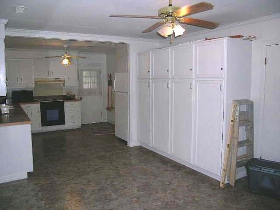 Kitchen/pantry/eat-in