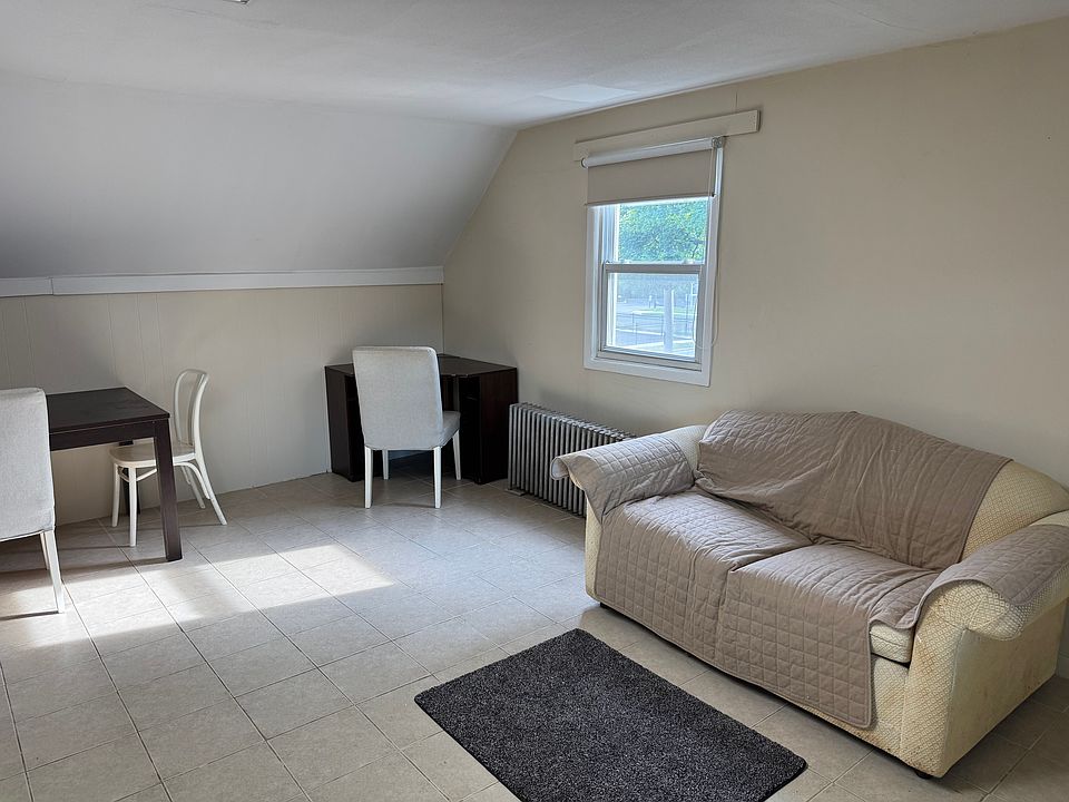 1st image of 920 Huntington Pl