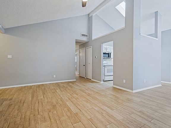 4th image of 2504 Liberty Ln