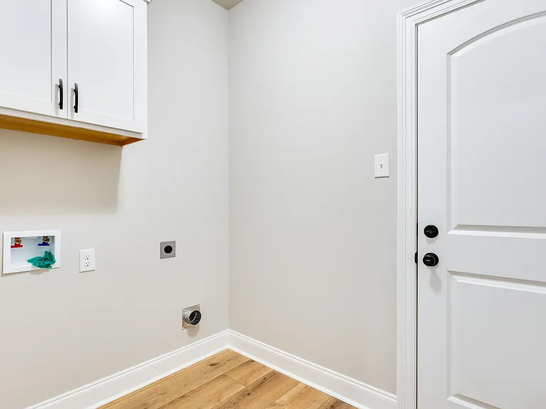 141 Ridley Ln — Photo 18