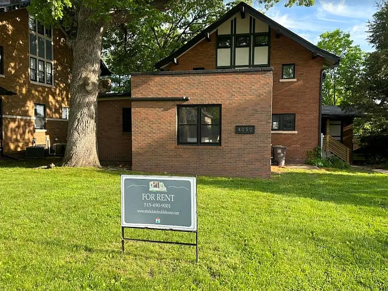 4050 Ingersoll Ave — Photo 1