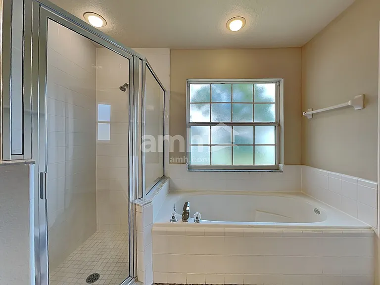 10222 Summer Elm Ave — Photo 12