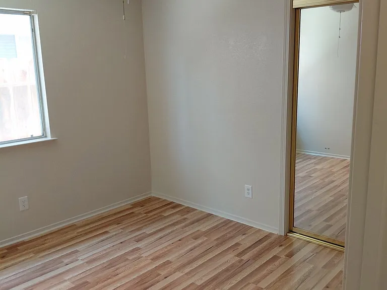 5757 W Vartikian Ave — Photo 8