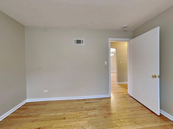 5th image of 3325 Crain St