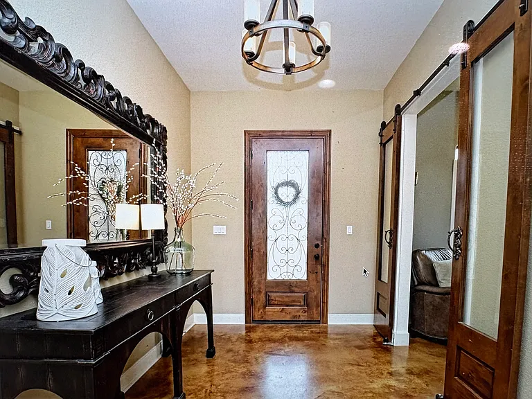 126 Pack Saddle Dr — Photo 3