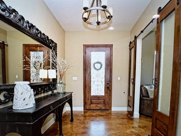 126 Pack Saddle Dr, Bastrop, TX 78602