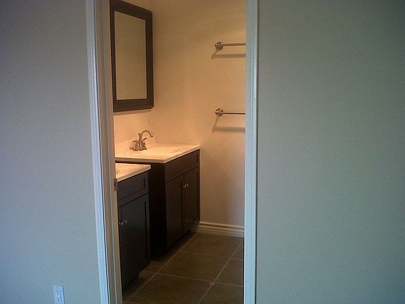 2nd image of 444 Myrtle St APT 5