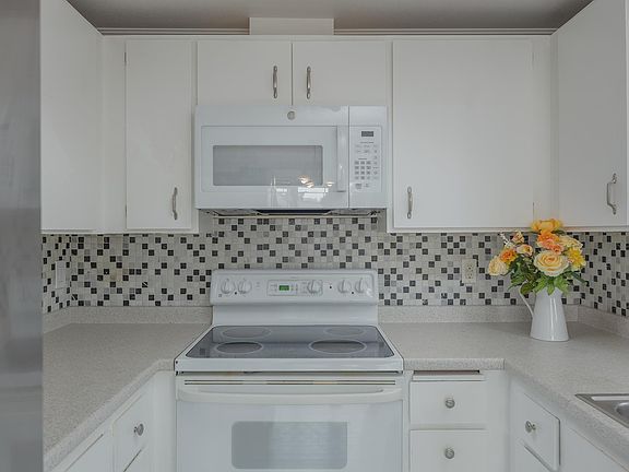 3rd image of 1501 Market St