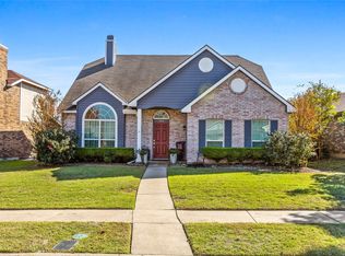 416 Sims Dr, Cedar Hill, TX 75104