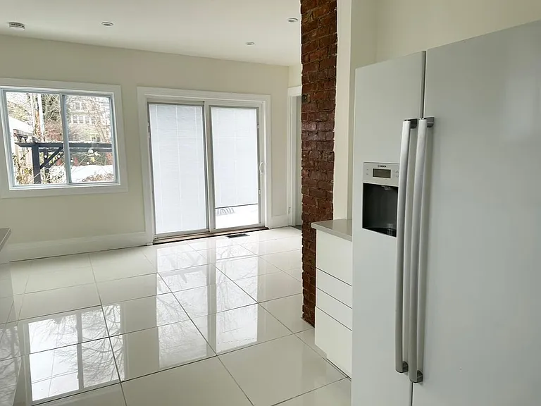 633 Breckenridge St — Photo 5