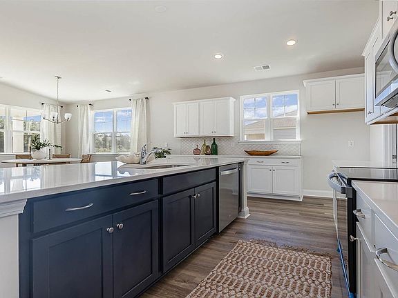 5th image of 3044 Berry Bush Way