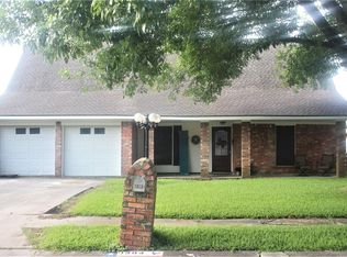 1304 Molina Ct, Angleton, TX 77515