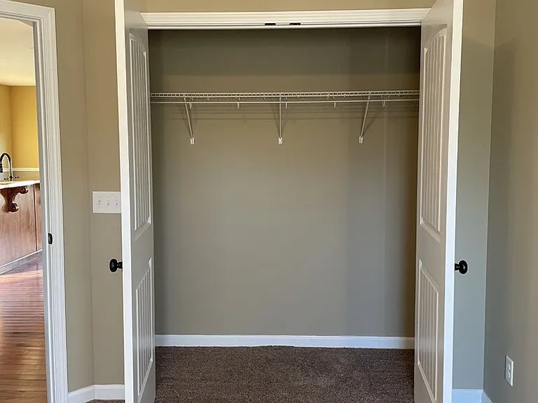 111 Stover Dr — Photo 6