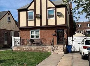 75-54 177th St, Fresh Meadows, NY 11366