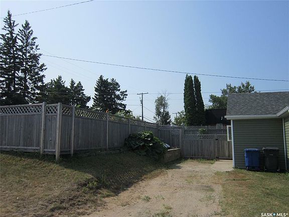 4th image of 500 Railway Ave W