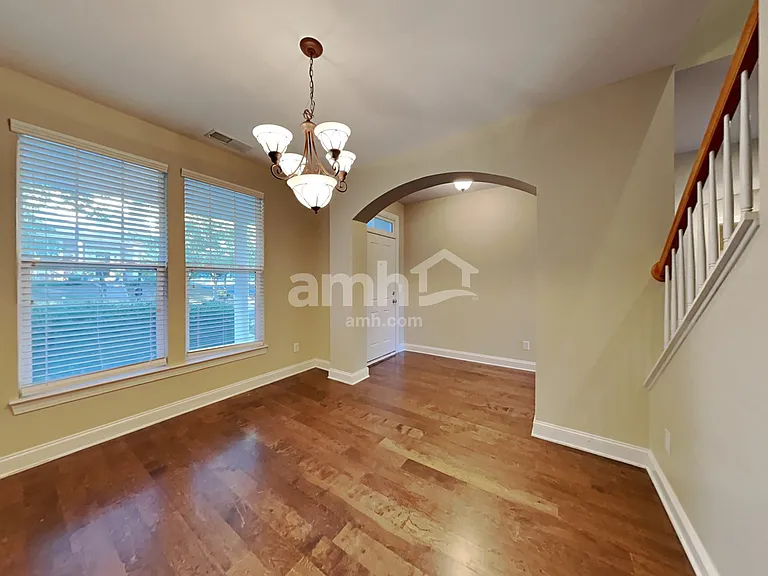 15701 Seafield Ln — Photo 6