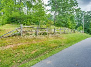 Cherokee Cir, Erwin, TN 37650