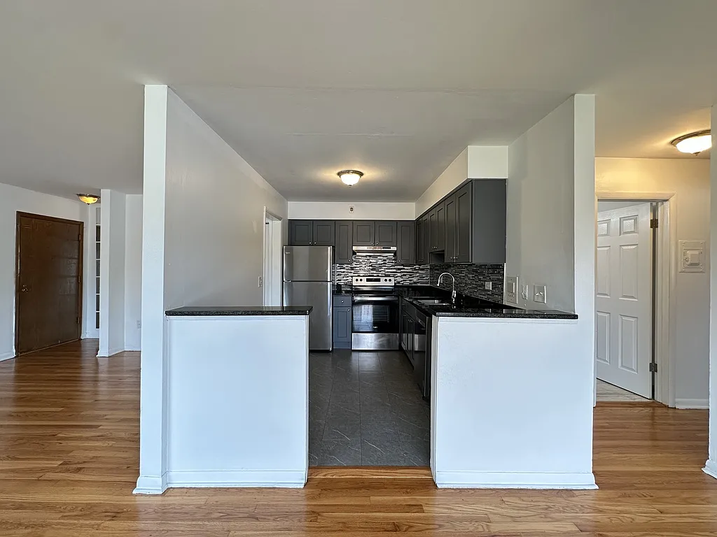 Building Photo - 1653 Oakwood Ave #C3