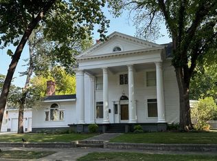 505 S 6th St, Grand Forks, ND 58201