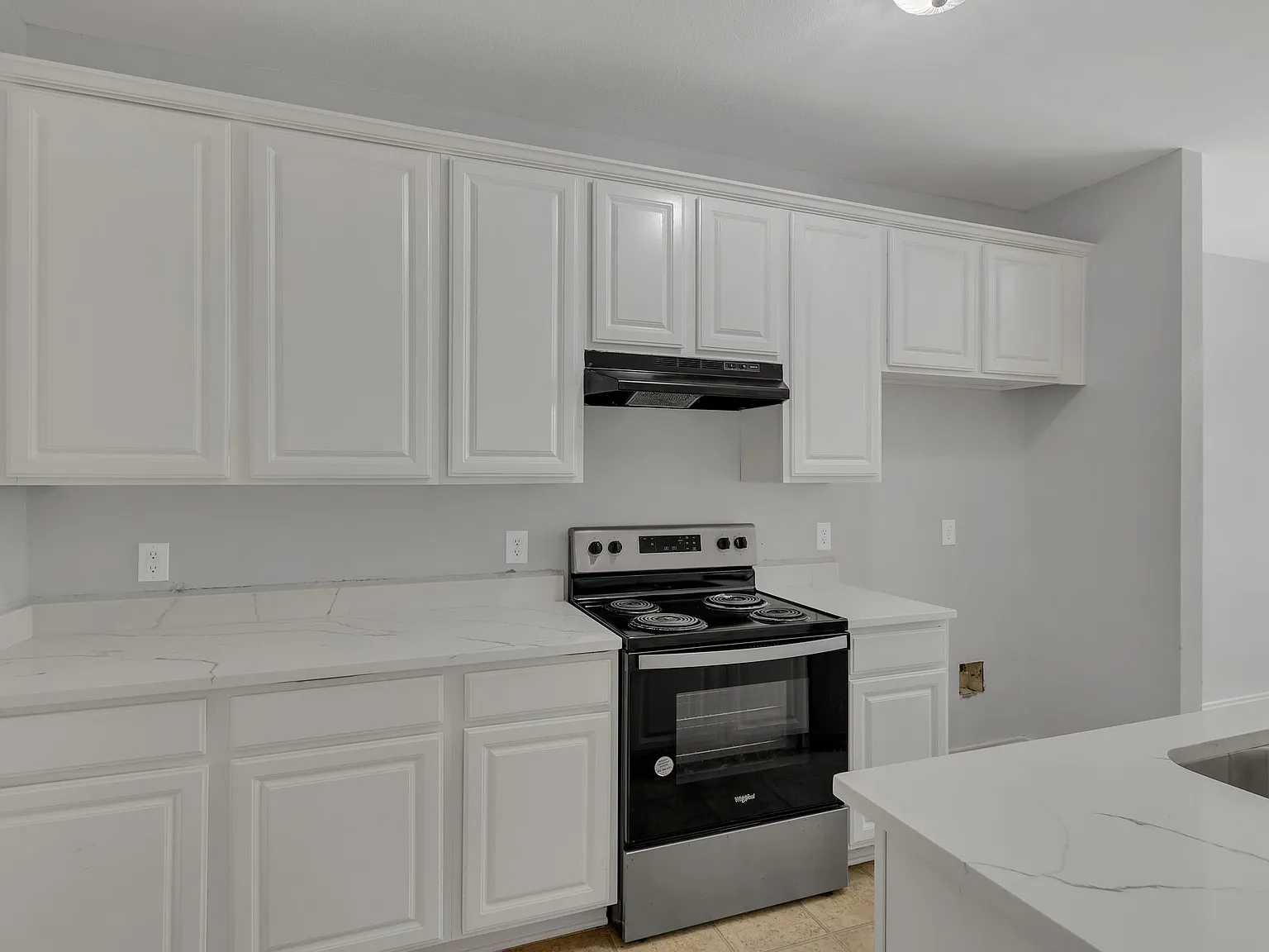 3 bed, 2.5 bath, 1525 sqft, $1,699 — Photo 2