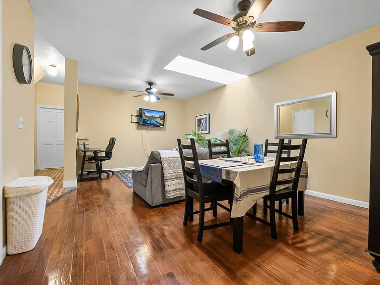 611 Linwood St #2 — Photo 5