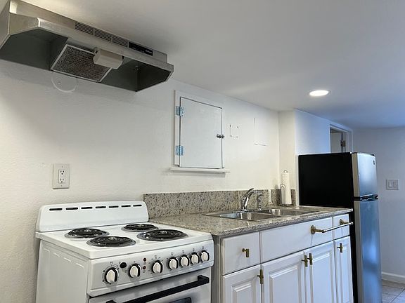 5th image of 2114 9th St Unit 2