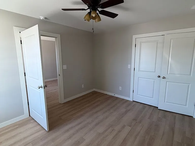 2901-2906 Sandstone Ln — Photo 4
