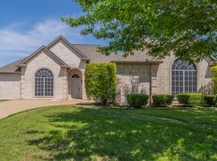 942 Lost Pine Dr, Midlothian, TX 76065