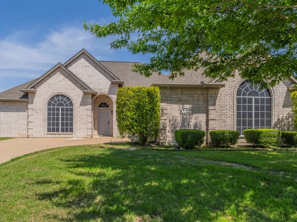 942 Lost Pine Dr, Midlothian, TX 76065