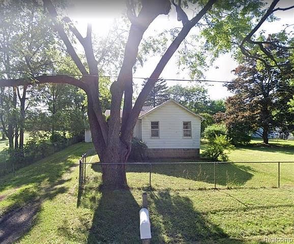 1st image of 5496 Silverton Dr