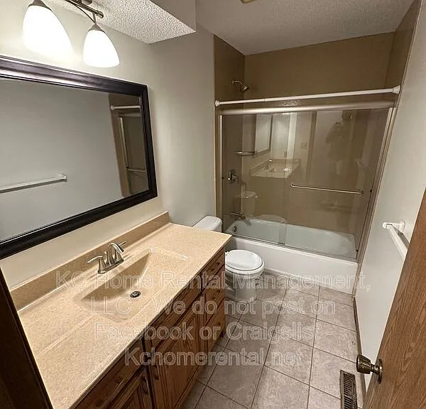 735 NE Barnes Dr #B — Photo 20