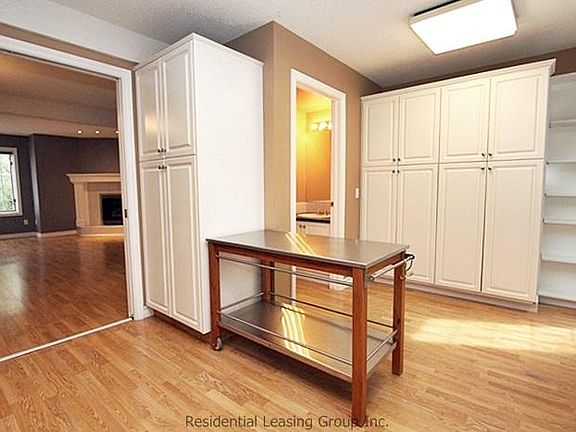 5th image of 1339 14th Ave SW #15