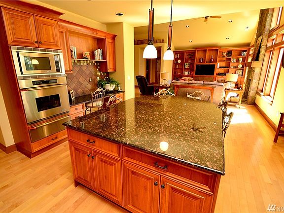 4th image of 237 McElroy Pl