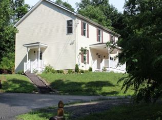 94 Tamarack Rd, Belvidere, NJ 07823