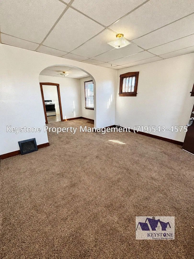 $385 Off 1st Month & App Fee Reimbursement! Cozy 1-Bedroom With Private Entrance & Covered Porch ... — Photo 3