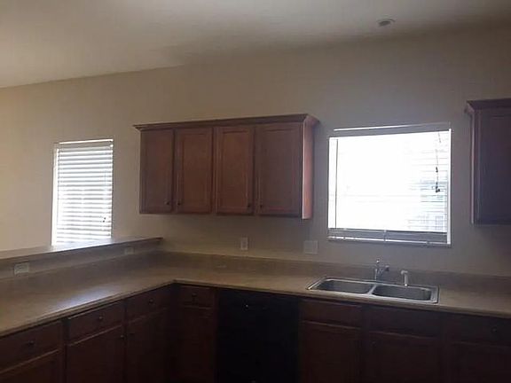 4th image of 33142 Stables Dr #B