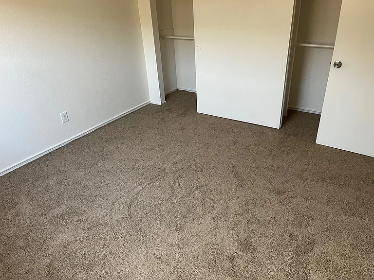 4377 Marlborough Ave — Photo 5