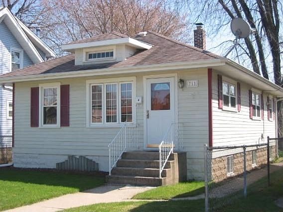 3rd image of 713 Marshall Ave