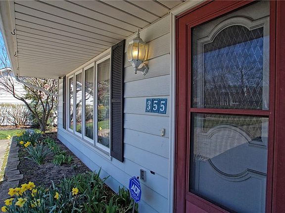 3rd image of 355 Balmoral Dr
